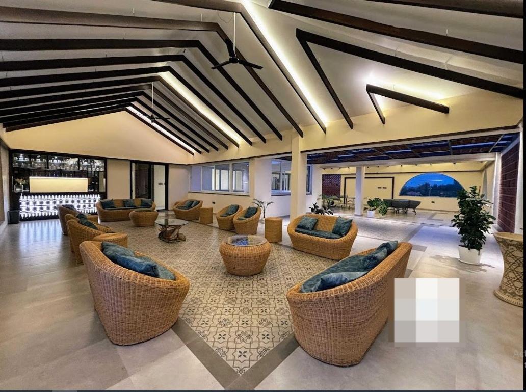 Redhomex Cove Castle Villa Гайдарабад Екстер'єр фото